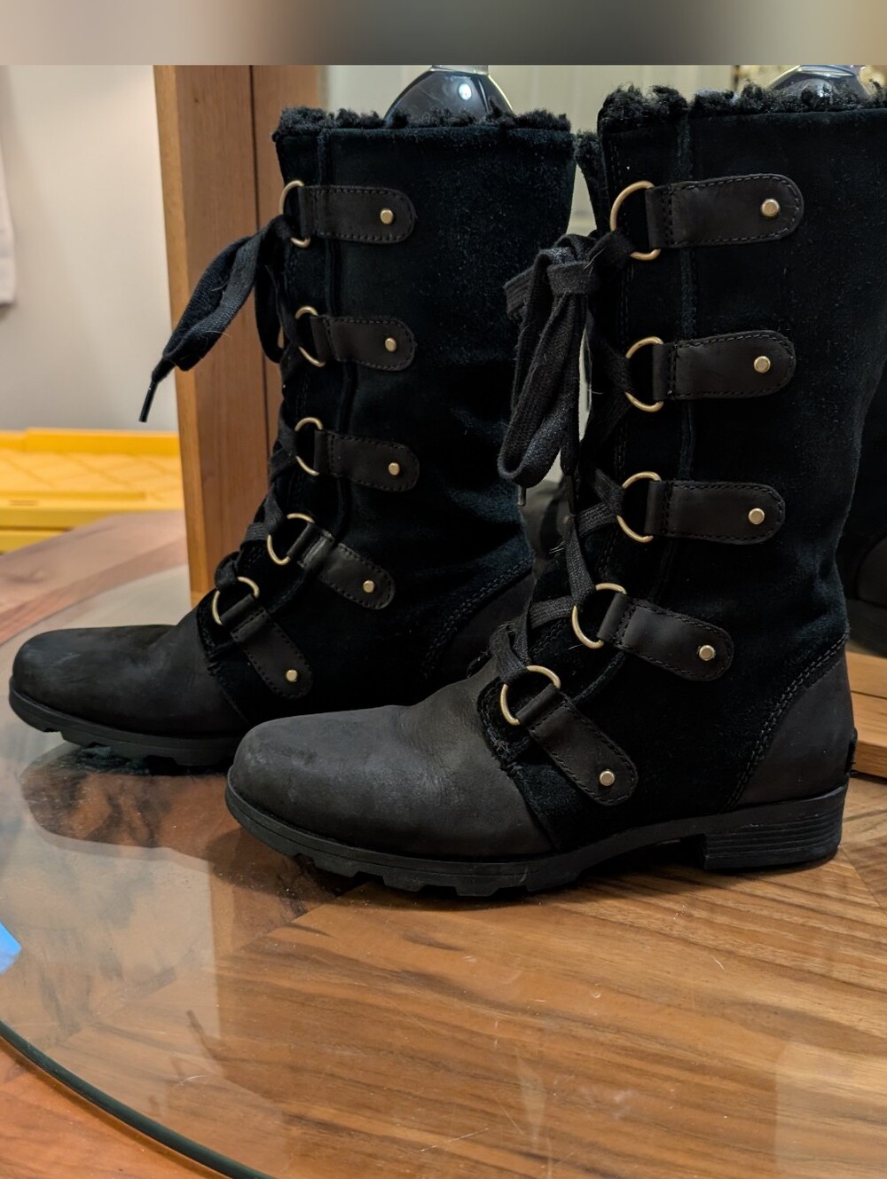 Sorel 1749271010 Emelie Lace Womens Black Leather, Sherpa Lined Suede Boot US 9